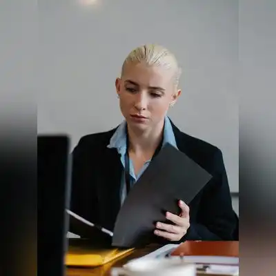 严桑欣